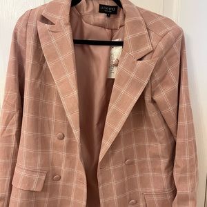 New wig tag! Pink blazer!